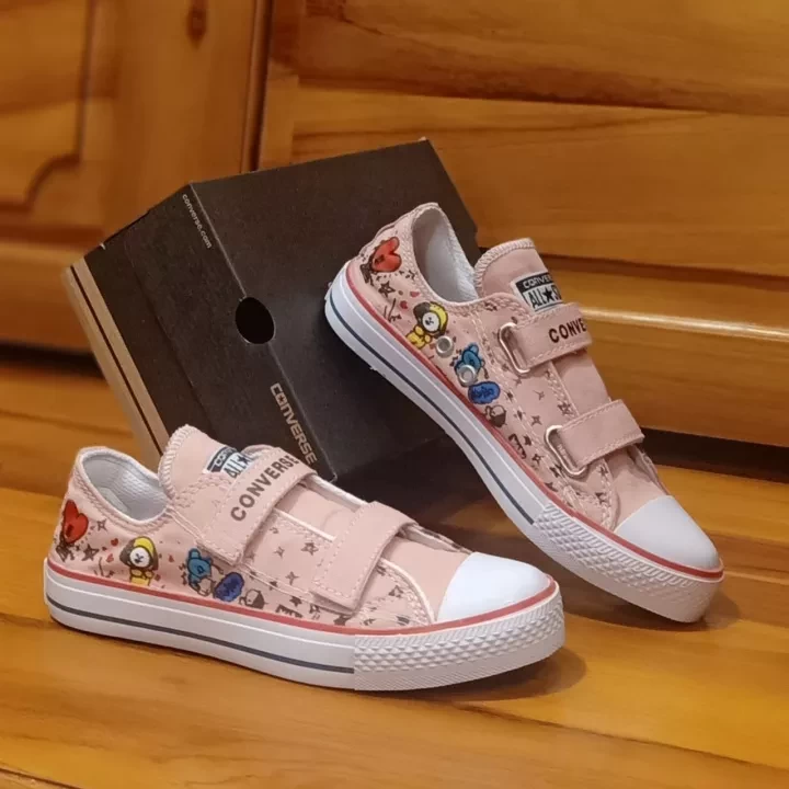 Girls shoes